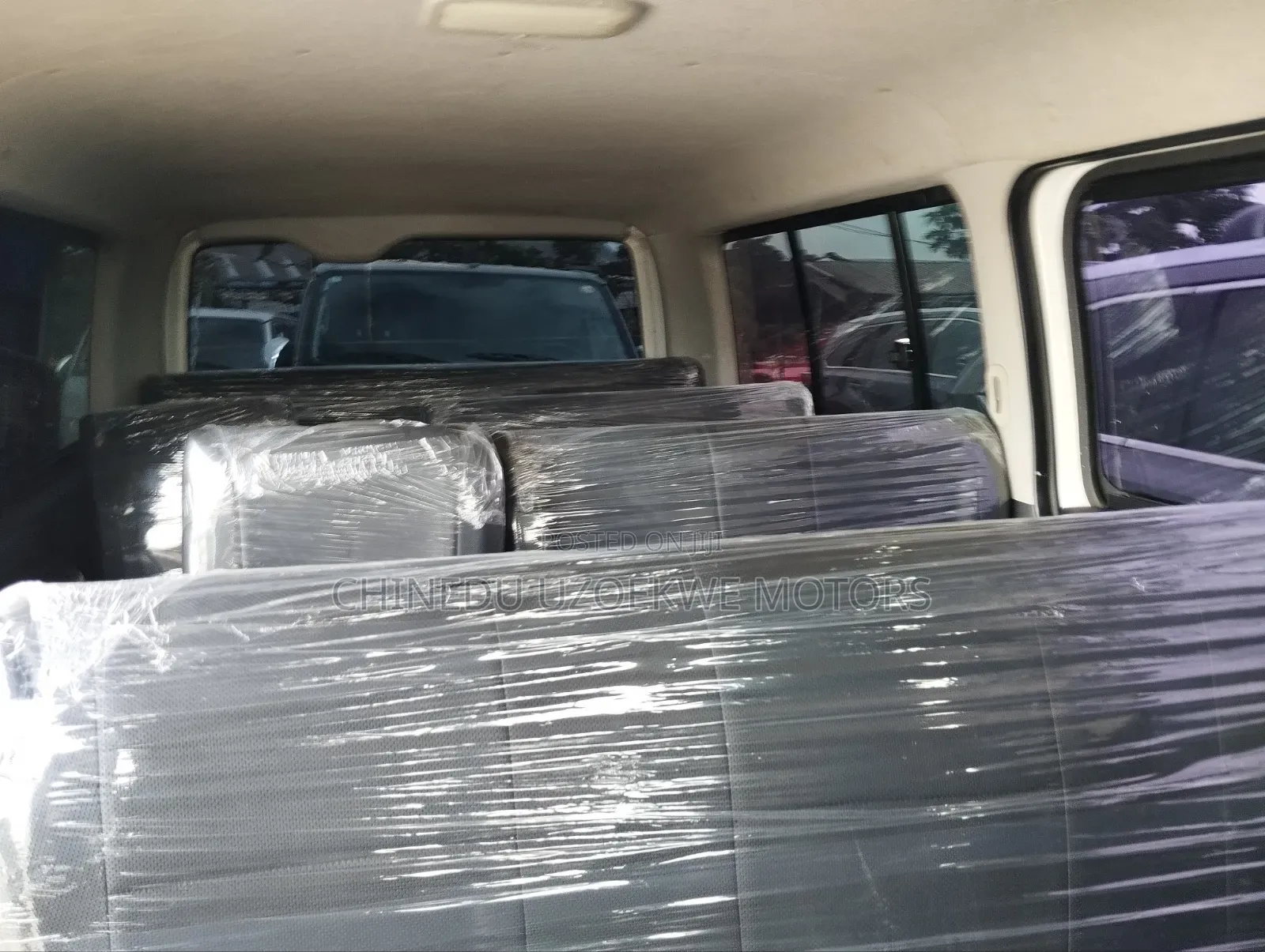 Toyota HiAce 2014 White