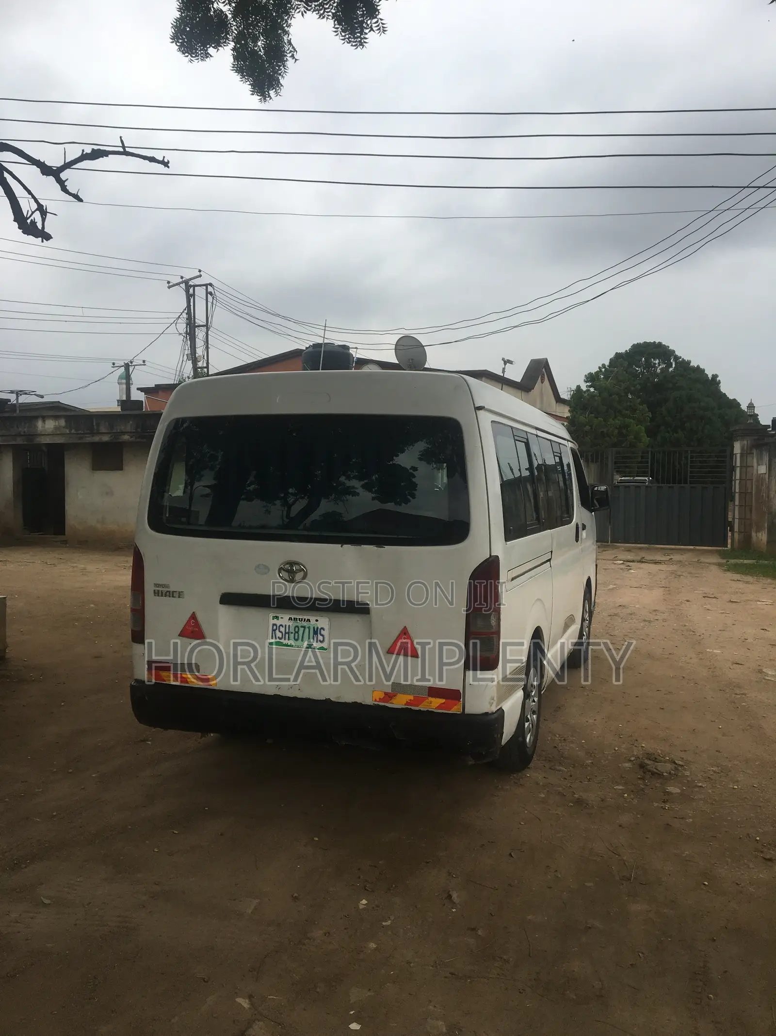 Toyota HiAce 2013 White