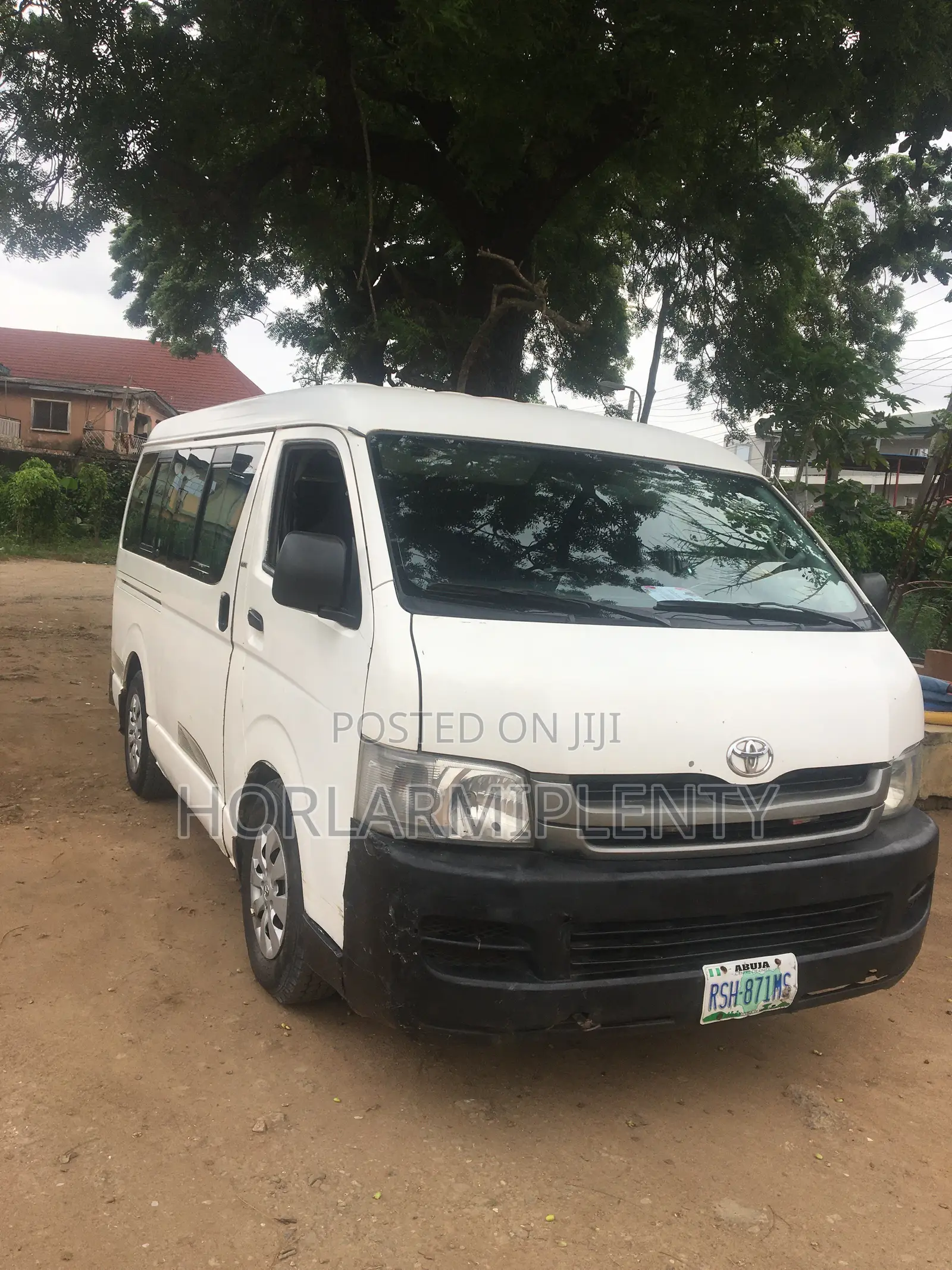 Toyota HiAce 2013 White