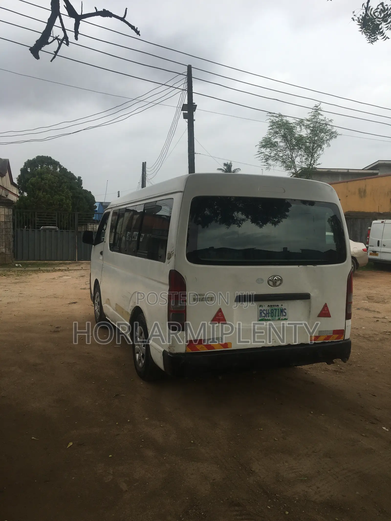 Toyota HiAce 2013 White