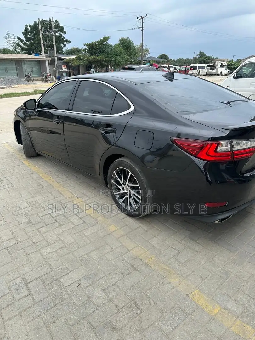 Lexus ES 2018 Black
