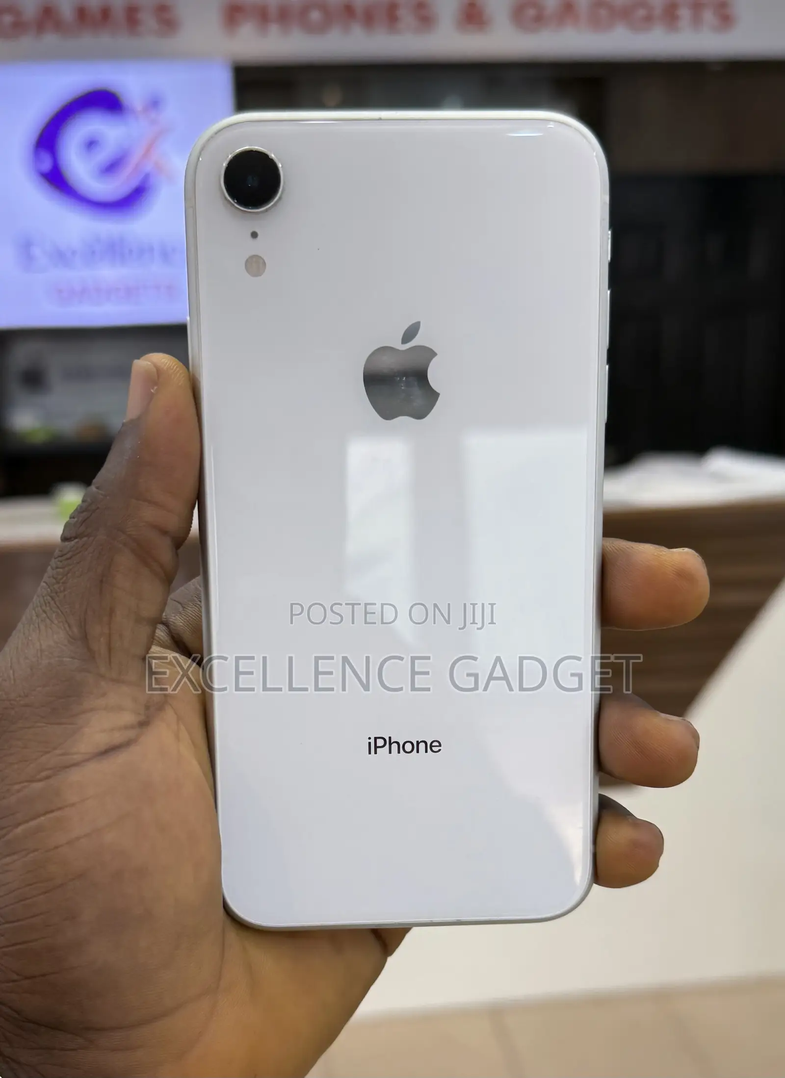 Apple iPhone XR 64 GB White