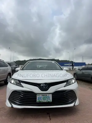 Toyota Camry 2018 White