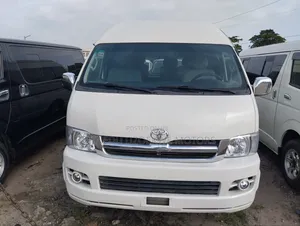 Toyota HiAce 2013 White
