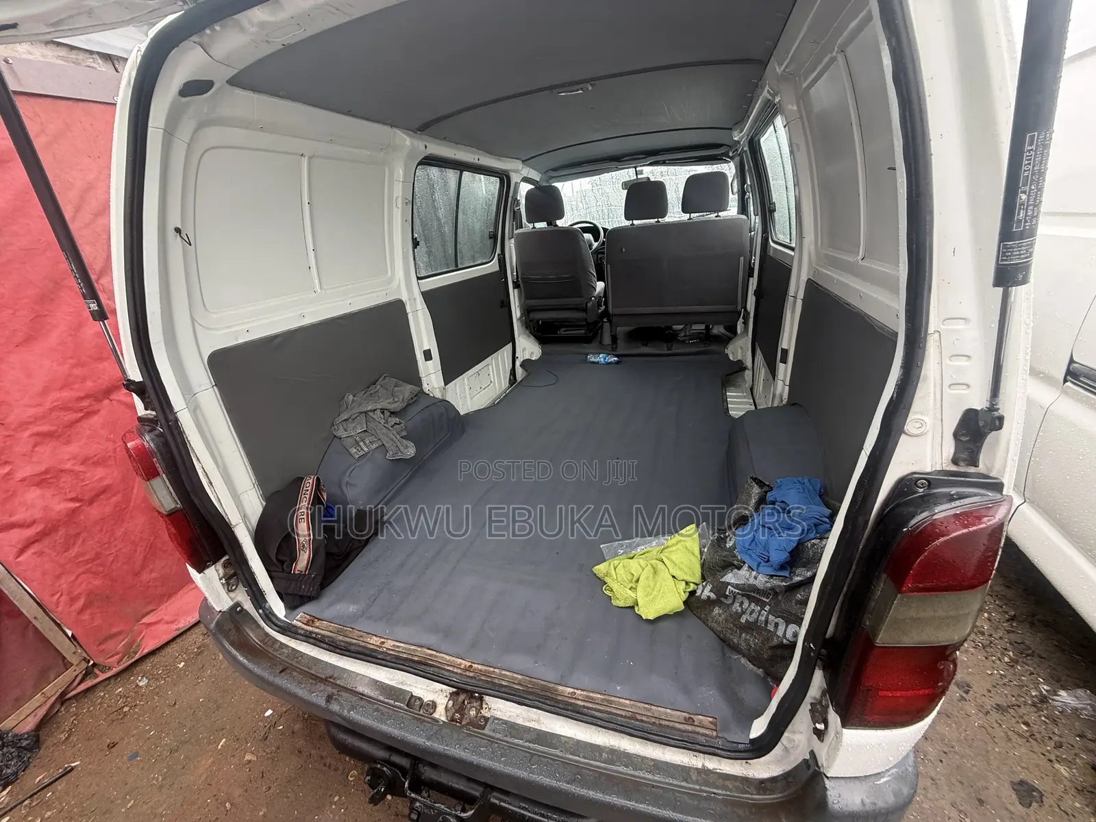 Toyota HiAce 2002 White