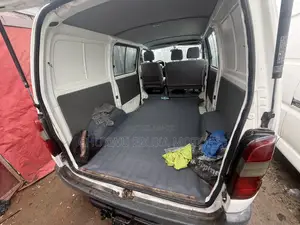 Toyota HiAce 2002 White
