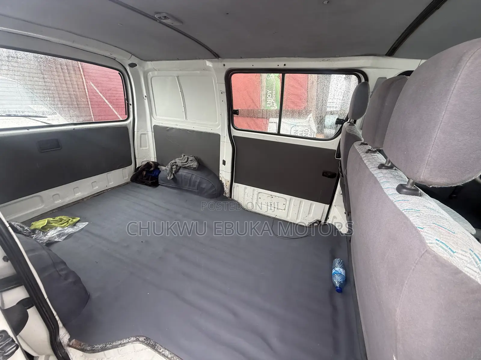 Toyota HiAce 2002 White