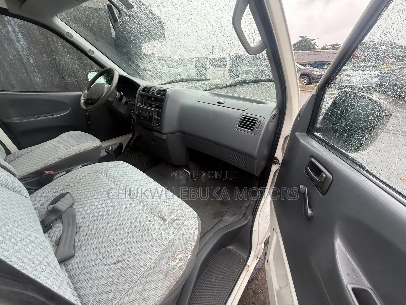 Toyota HiAce 2002 White