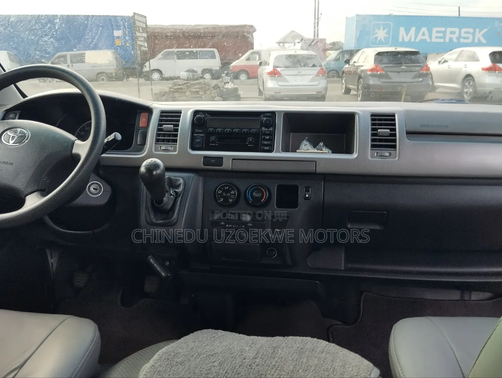 Toyota HiAce 2013 White