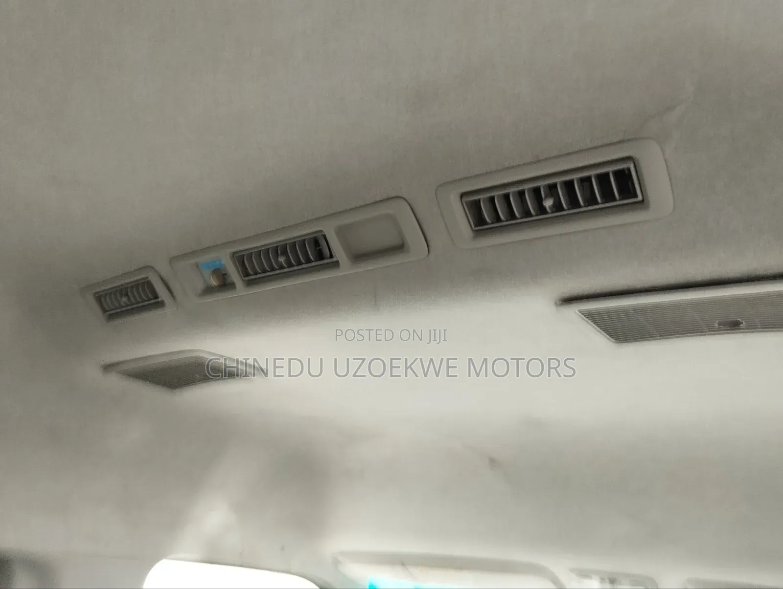 Toyota HiAce 2013 White
