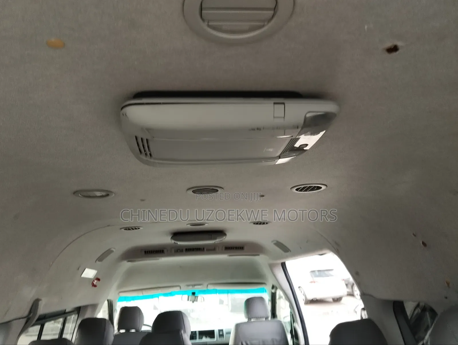 Toyota HiAce 2013 White