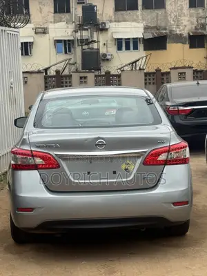 Nissan Sentra SV 4dr Sedan (1.8L 4cyl CVT) 2014 Silver