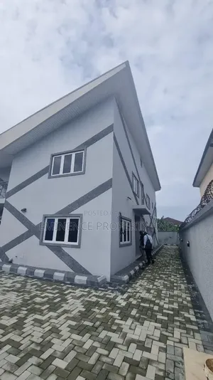 5bdrm Duplex in Off Lekki-Epe Expressway for rent