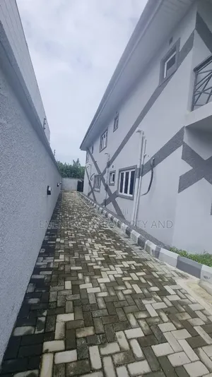 5bdrm Duplex in Off Lekki-Epe Expressway for rent