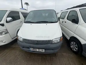 Toyota HiAce 2002 White