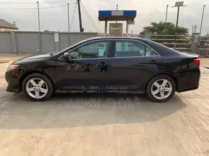 Toyota Camry SE 4dr Sedan (2.5L 4cyl 6A) 2014 Black