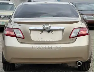 Toyota Camry LE 4dr Sedan (2.5L 4cyl 6A) 2011 Gold