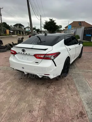 Toyota Camry 2019 White