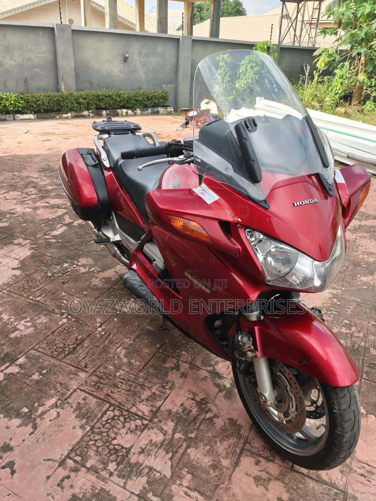 Honda 2010 Red