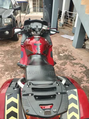 Honda 2010 Red
