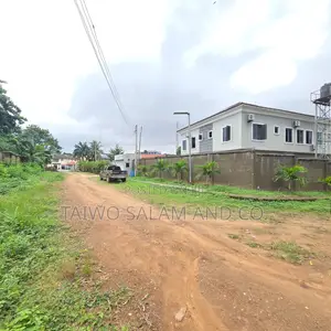 7bdrm Duplex in Agodi for sale