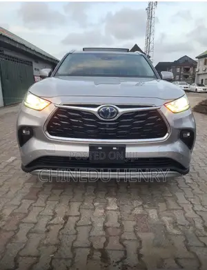 Toyota Highlander 2025 Silver