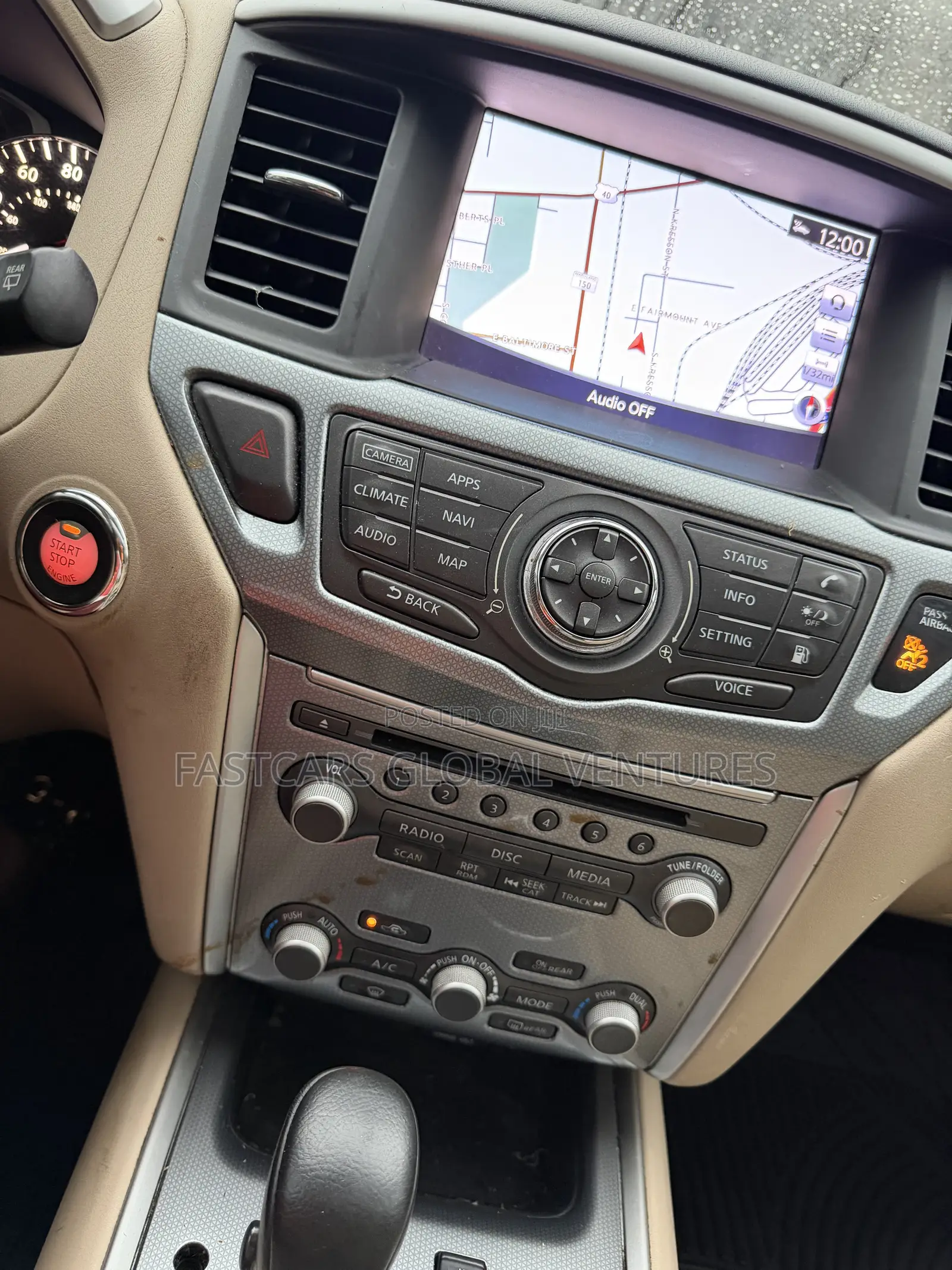 Nissan Pathfinder SL 2018 White