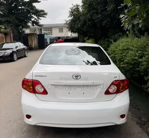 Toyota Corolla 2009 White
