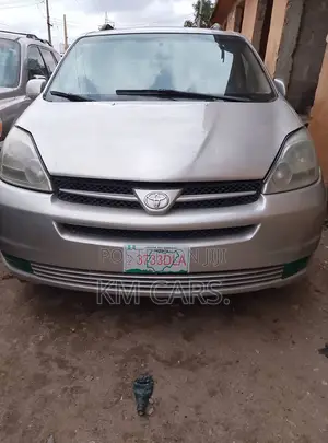 Toyota Sienna 2005 Gray