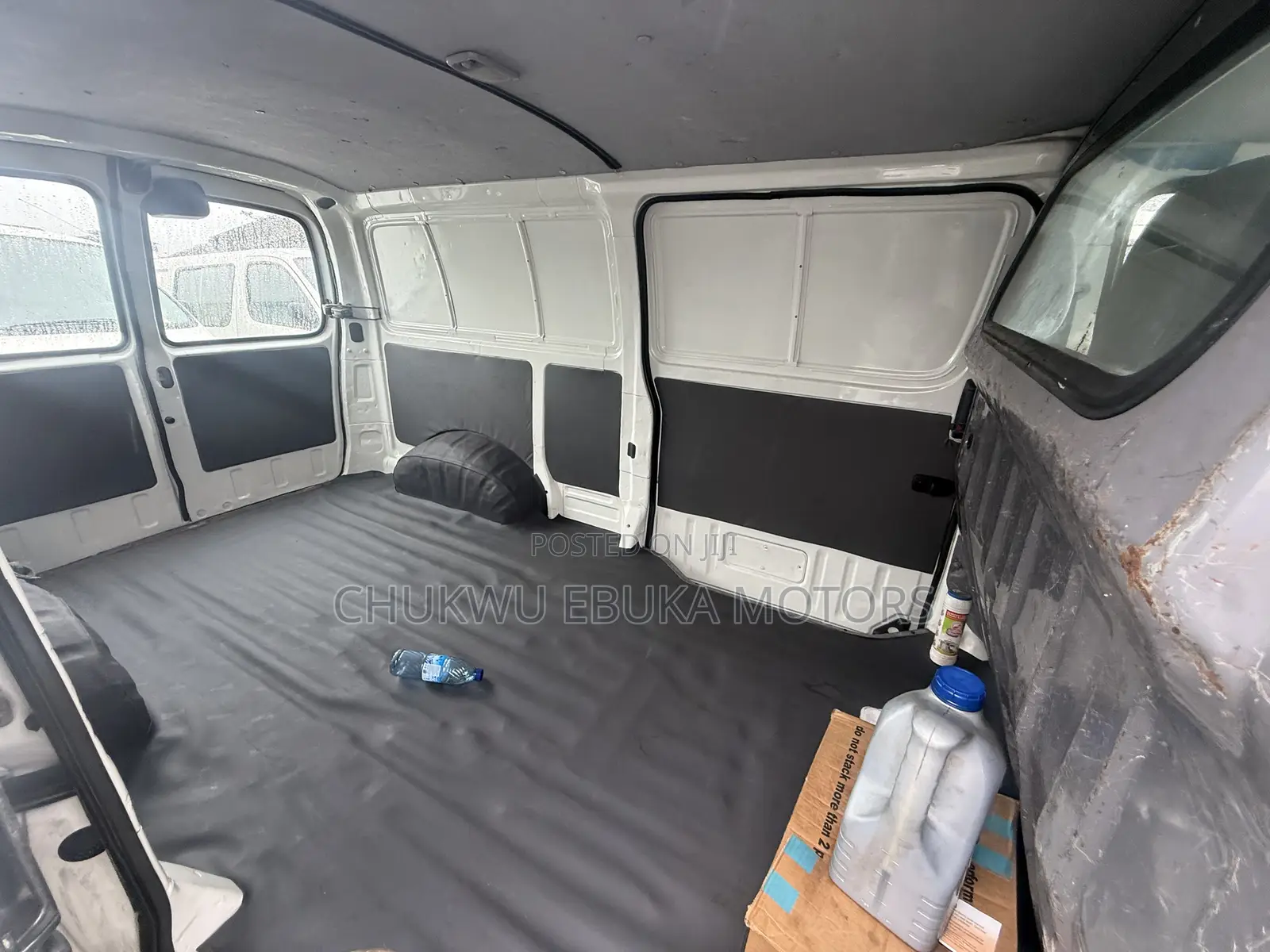 Toyota HiAce 2002 White