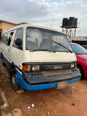Mazda E2200 2000 White
