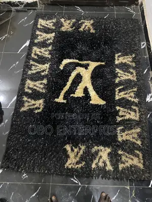 Clean Center Rug