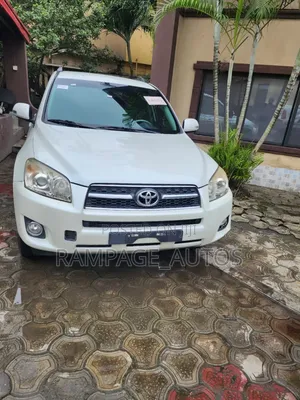Toyota RAV4 2010 White