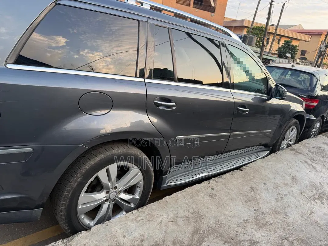 Mercedes-Benz GL-Class 2011 Gray