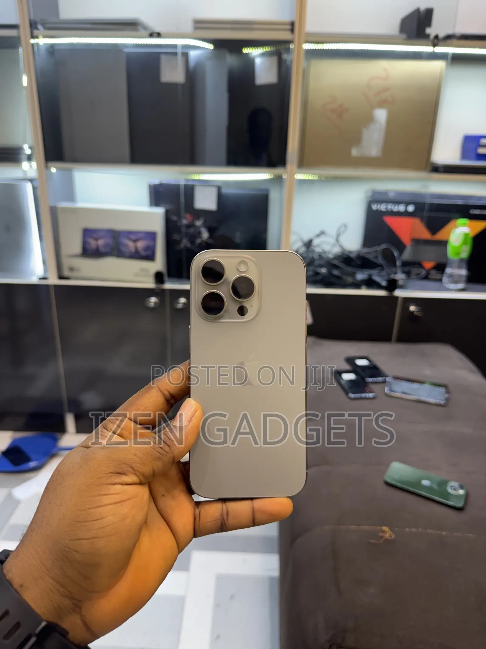 Apple iPhone 16 Pro 128 GB Gray