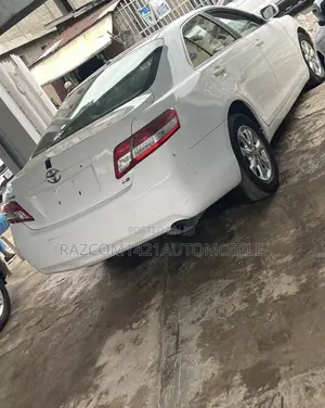 Toyota Camry LE 4dr Sedan (2.5L 4cyl 6AM) 2010 White