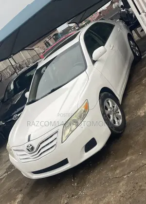 Toyota Camry LE 4dr Sedan (2.5L 4cyl 6AM) 2010 White