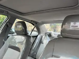 Toyota Camry XLE 4dr Sedan (2.5L 4cyl 6A) 2012 Gray