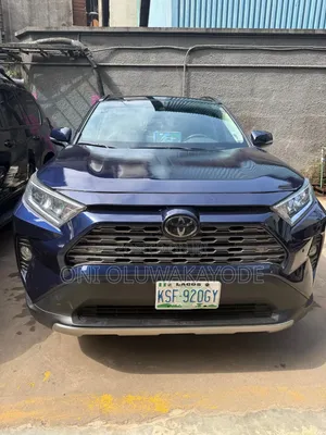 Toyota RAV4 2019 Blue