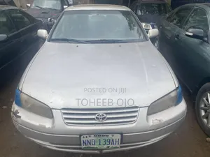 Toyota Camry 1998 Silver