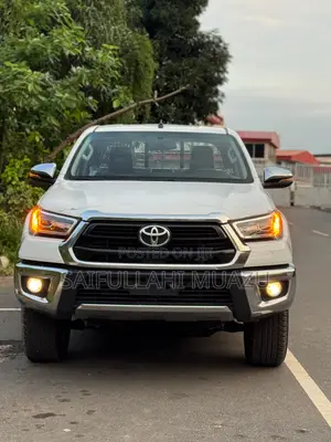 New Toyota Hilux 2026 White
