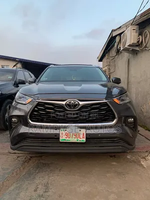 Toyota Highlander 2021 Gray