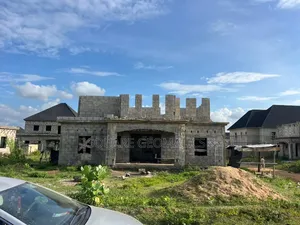 5bdrm Penthouse in Seman Metropolis, FHA for sale