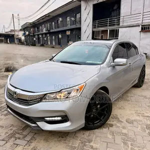 Honda Accord Touring V-6 4dr Sedan (3.5L 6cyl 6A) 2015