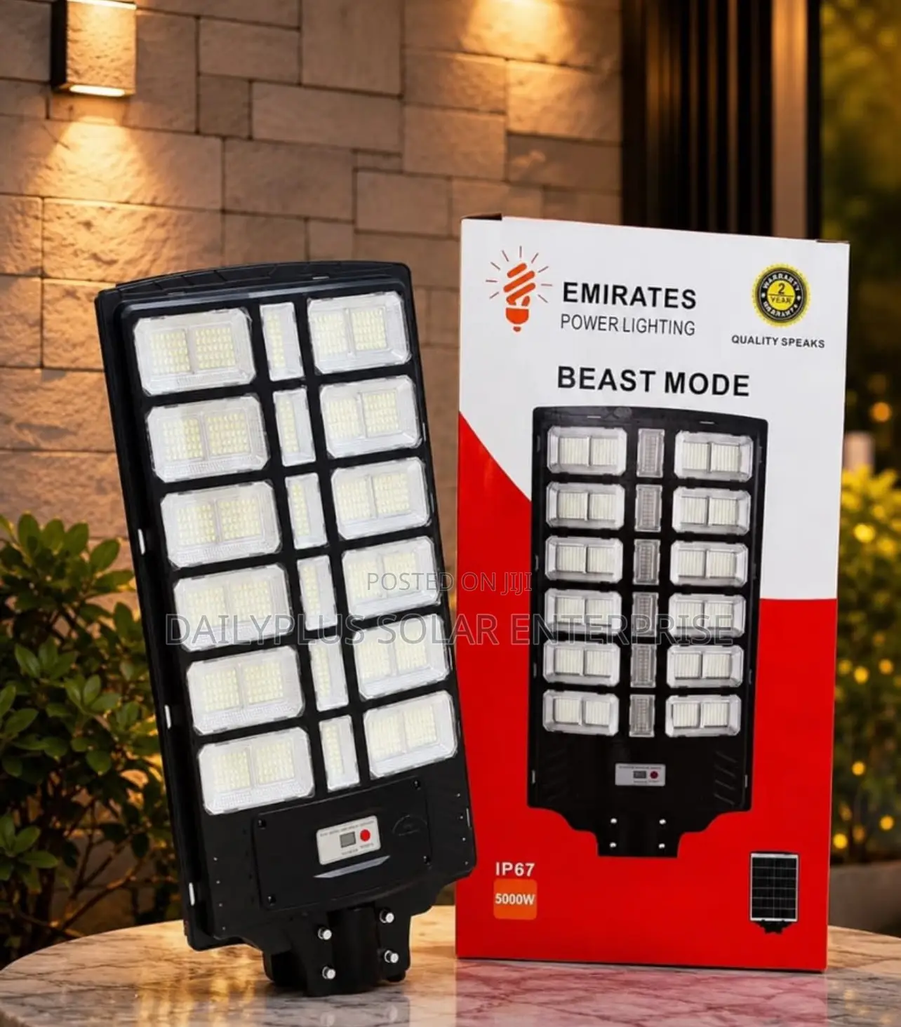 EMIRATES 18Eyes Solar Street Light