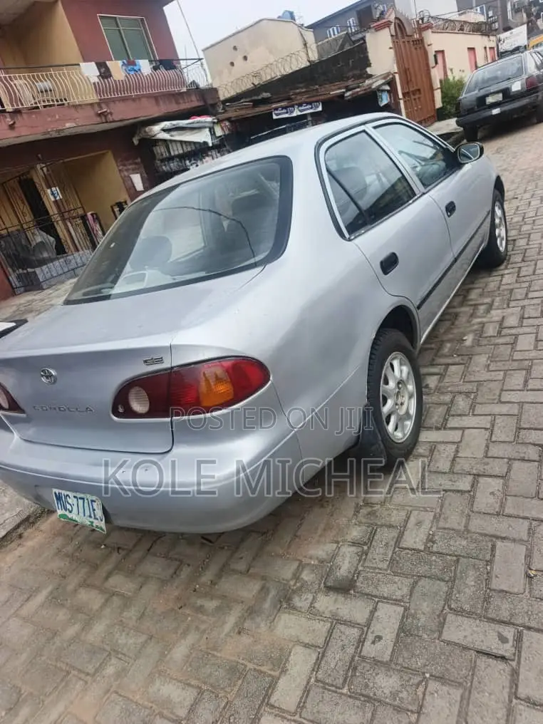 Toyota Corolla 2002 Silver