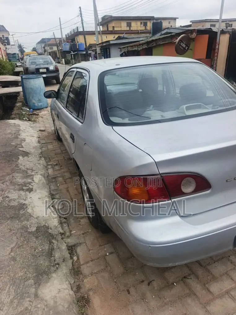 Toyota Corolla 2002 Silver