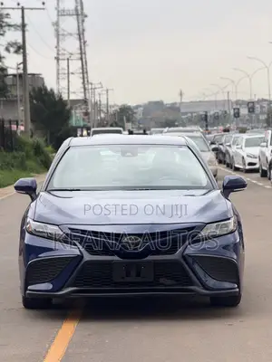 Toyota Camry SE 2023 Blue