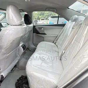 Toyota Camry XLE 4dr Sedan (3.5L 6cyl 6A) 2017 Gray