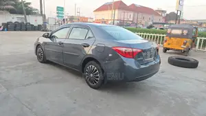 Toyota Corolla LE 4dr Sedan (1.8L 4cyl CVT) 2017 Gray